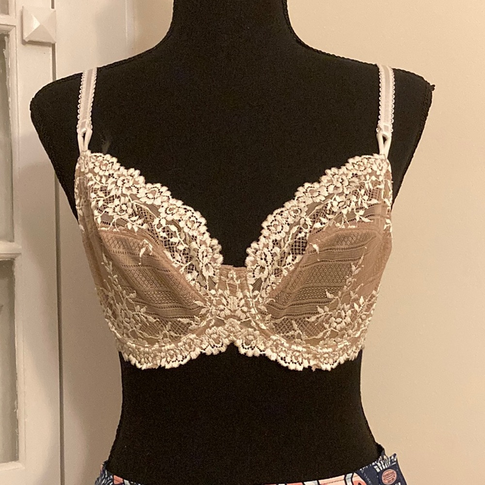 Wacoal Embrace Lace underwire bra 34D